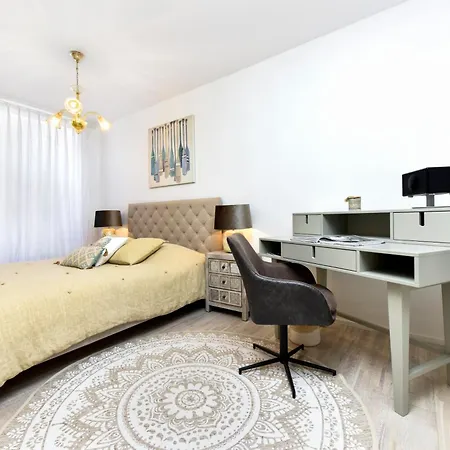 아파트 Luxury Sunce 로비니